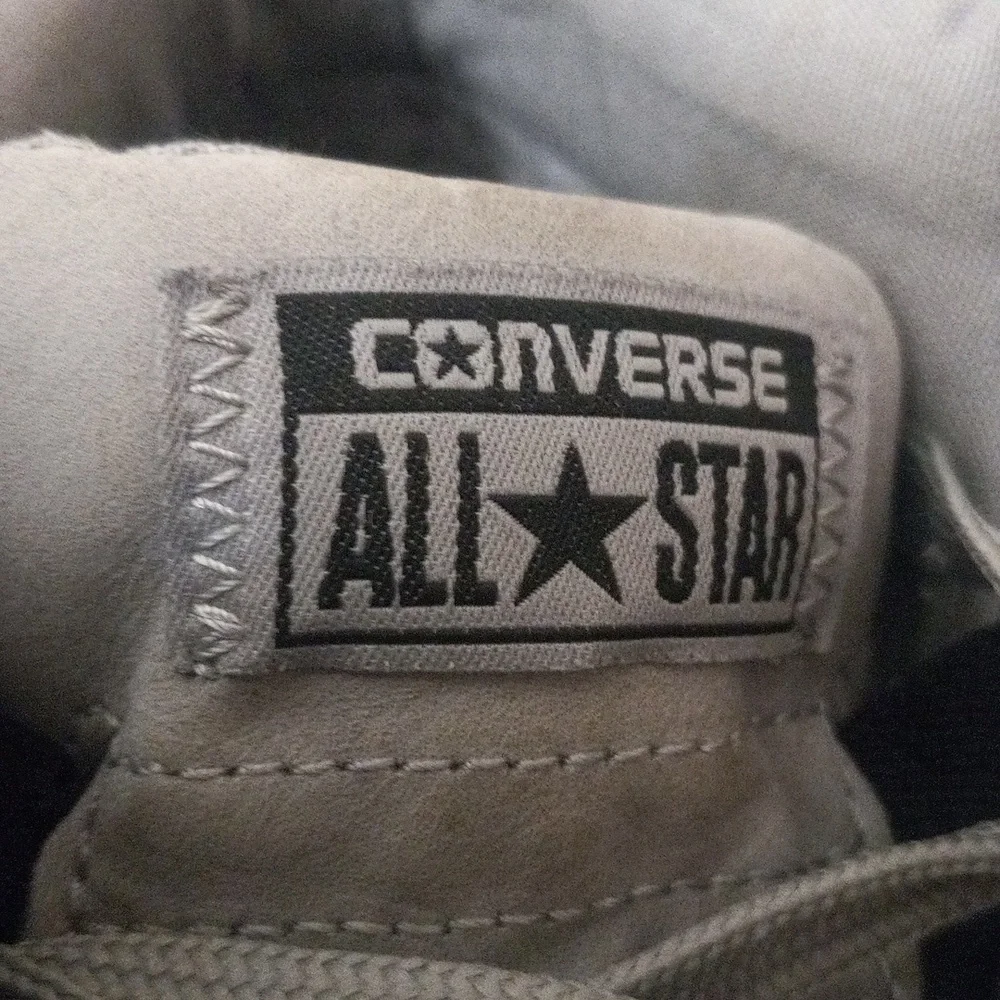 Chuck Taylor Padded Converse All stars 8.5 size shoes - Picture 9 of 15